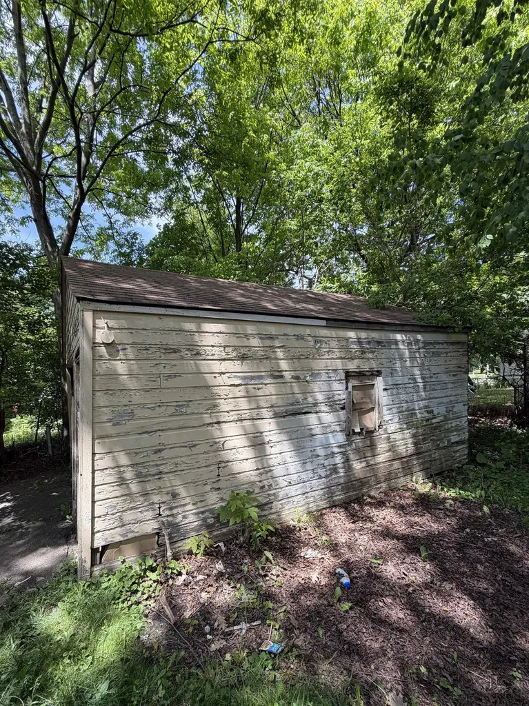 4026 Race Street Flint City MI 48504