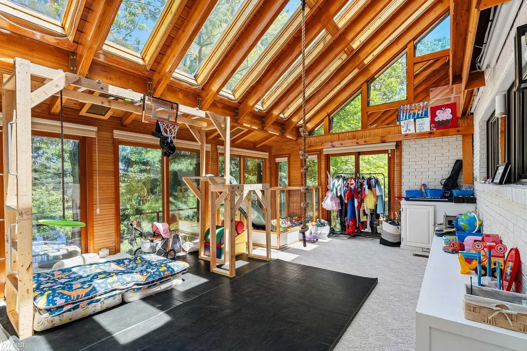 9220 Creekwood Lake Trail Mundy Township MI 48439