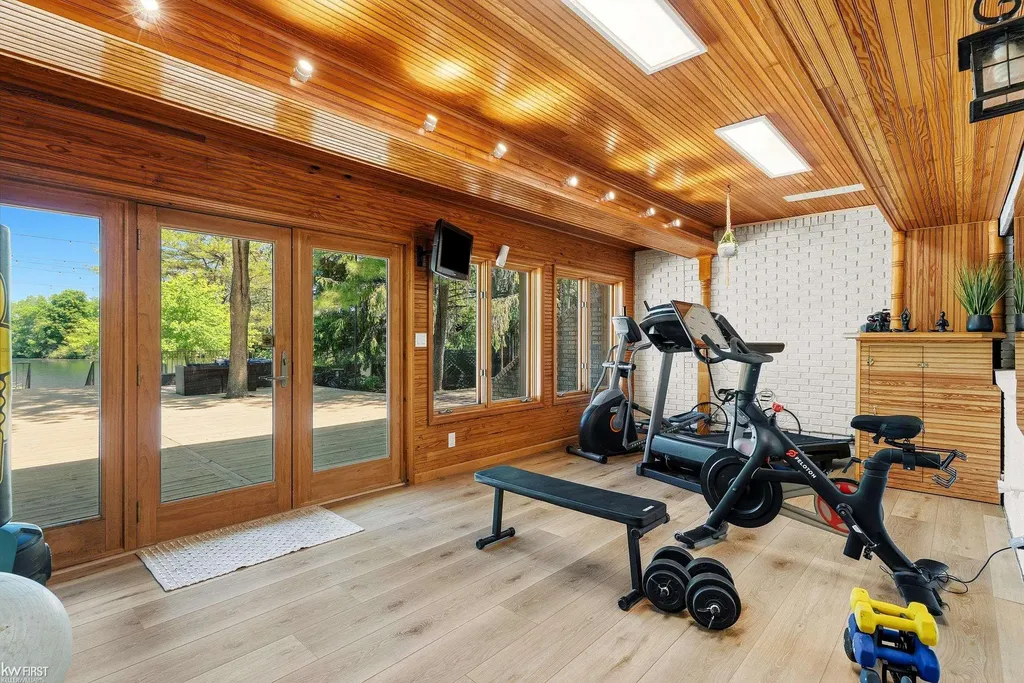 9220 Creekwood Lake Trail Mundy Township MI 48439