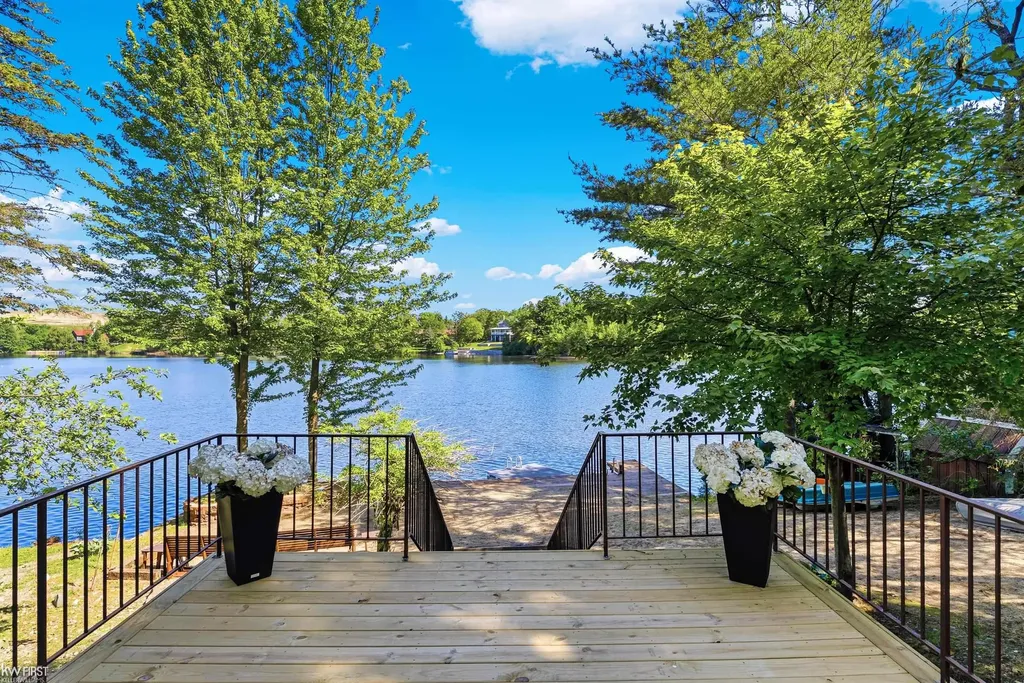 9220 Creekwood Lake Trail Mundy Township MI 48439