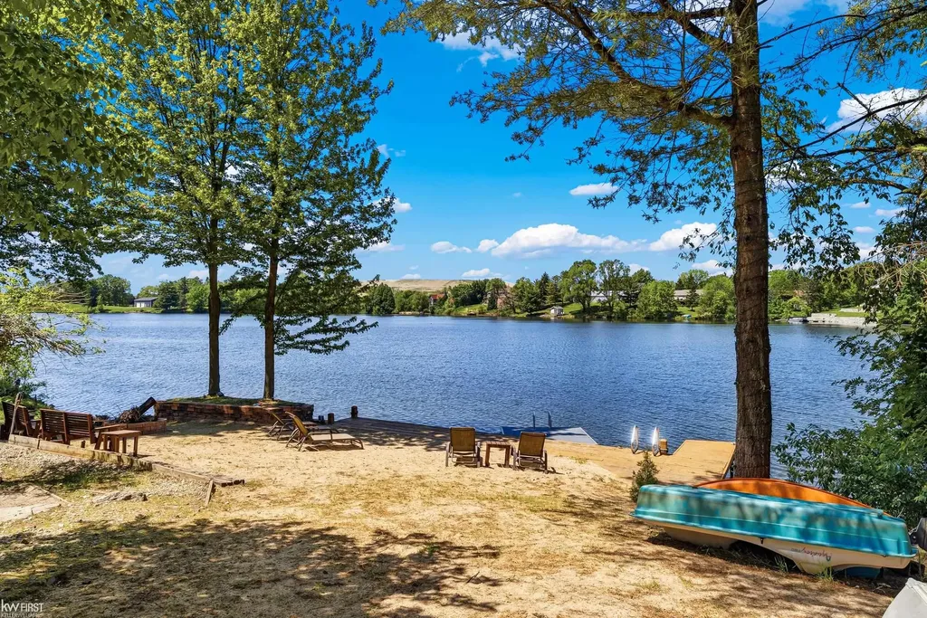 9220 Creekwood Lake Trail Mundy Township MI 48439