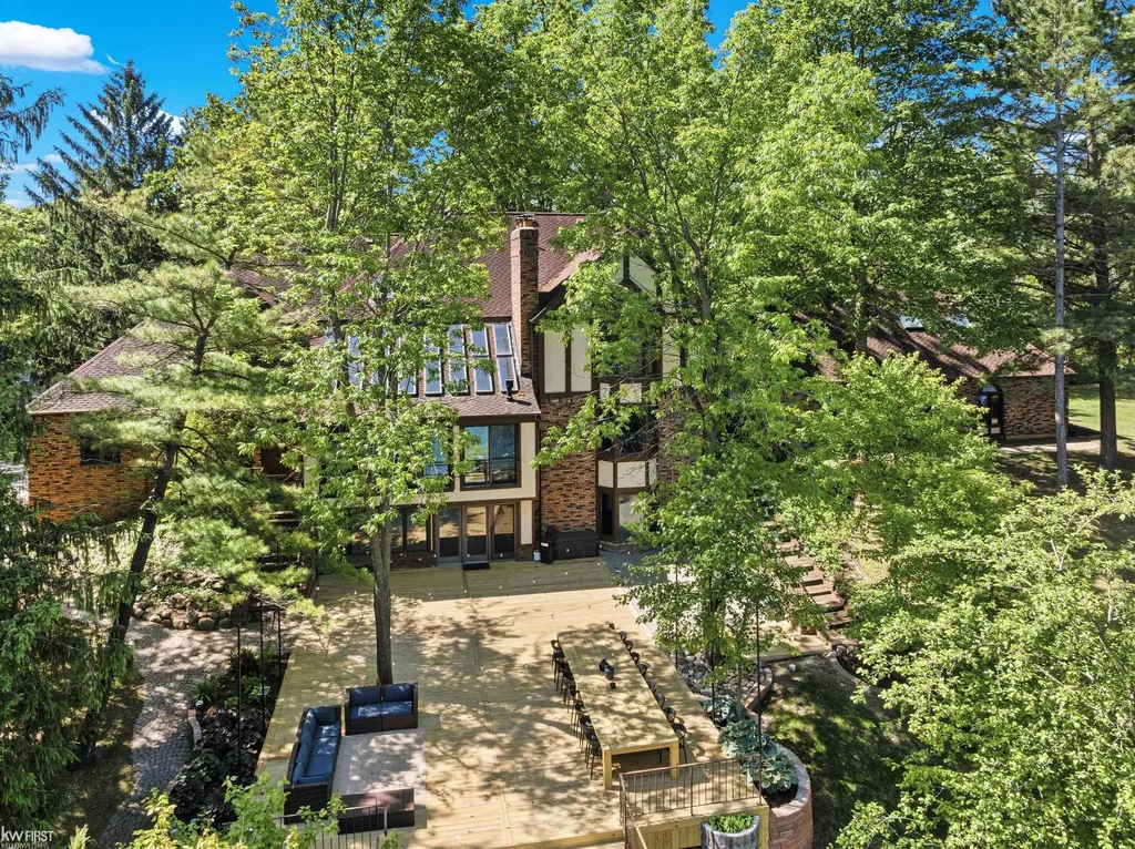 9220 Creekwood Lake Trail Mundy Township MI 48439
