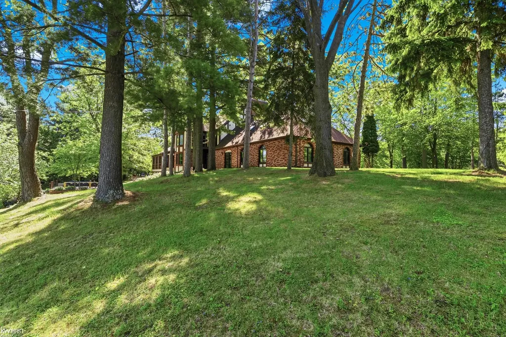 9220 Creekwood Lake Trail Mundy Township MI 48439