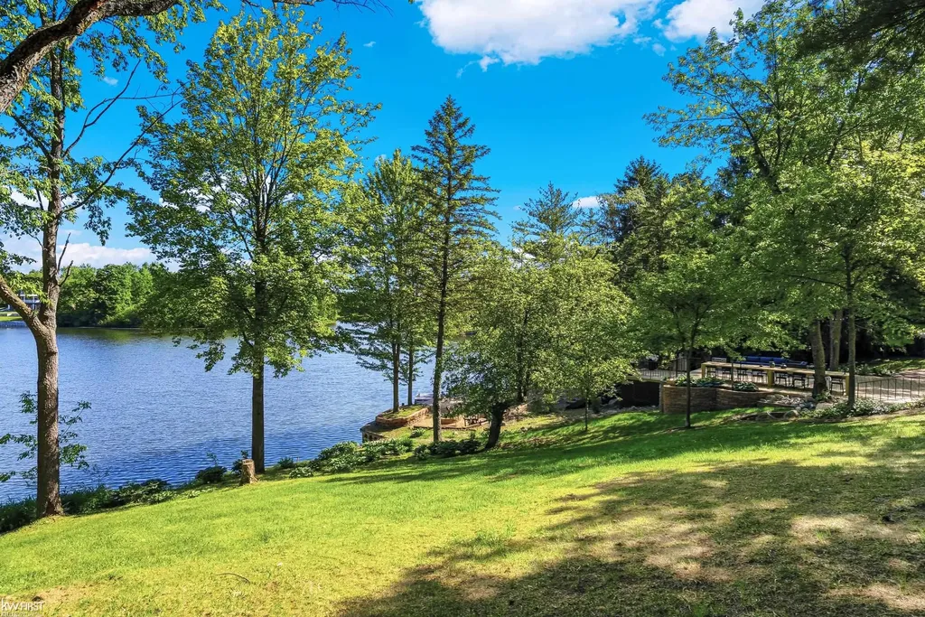 9220 Creekwood Lake Trail Mundy Township MI 48439