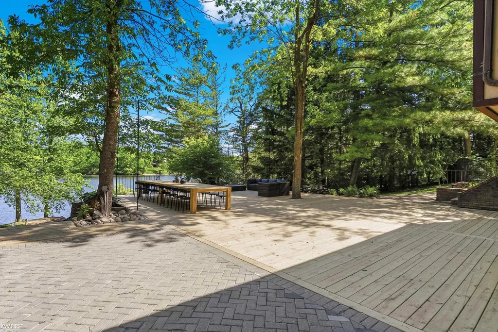9220 Creekwood Lake Trail Mundy Township MI 48439