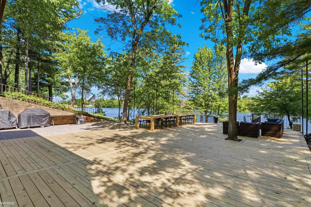 9220 Creekwood Lake Trail Mundy Township MI 48439