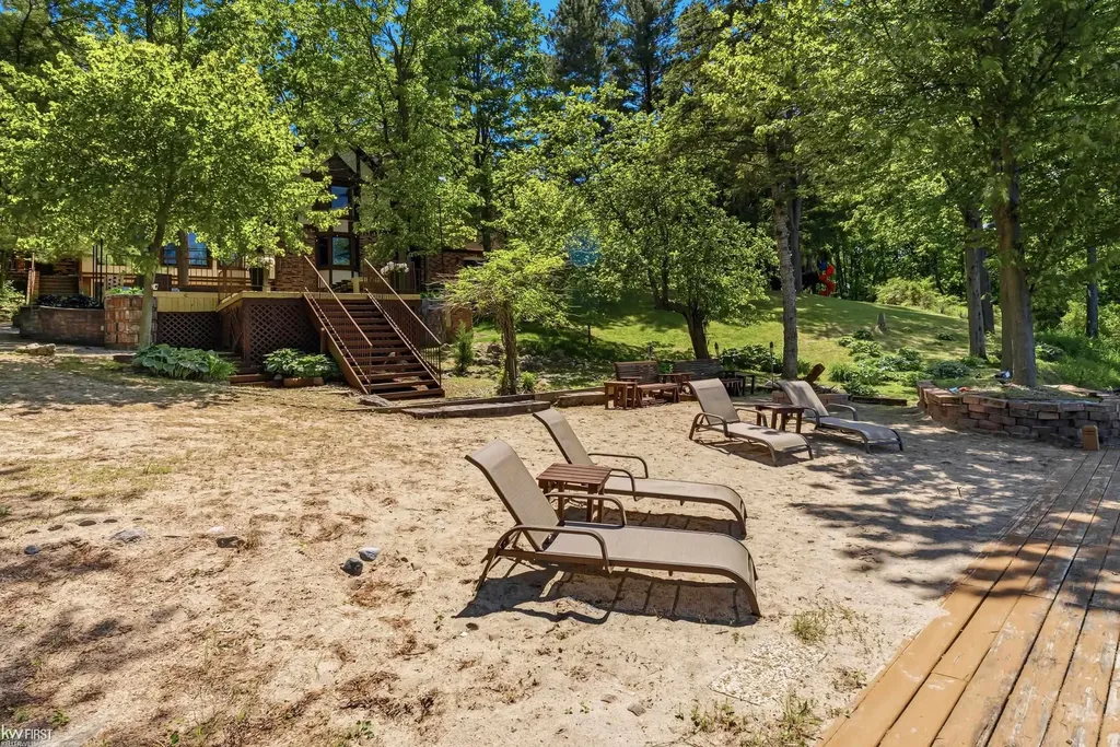 9220 Creekwood Lake Trail Mundy Township MI 48439