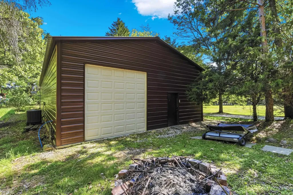 9220 Creekwood Lake Trail Mundy Township MI 48439