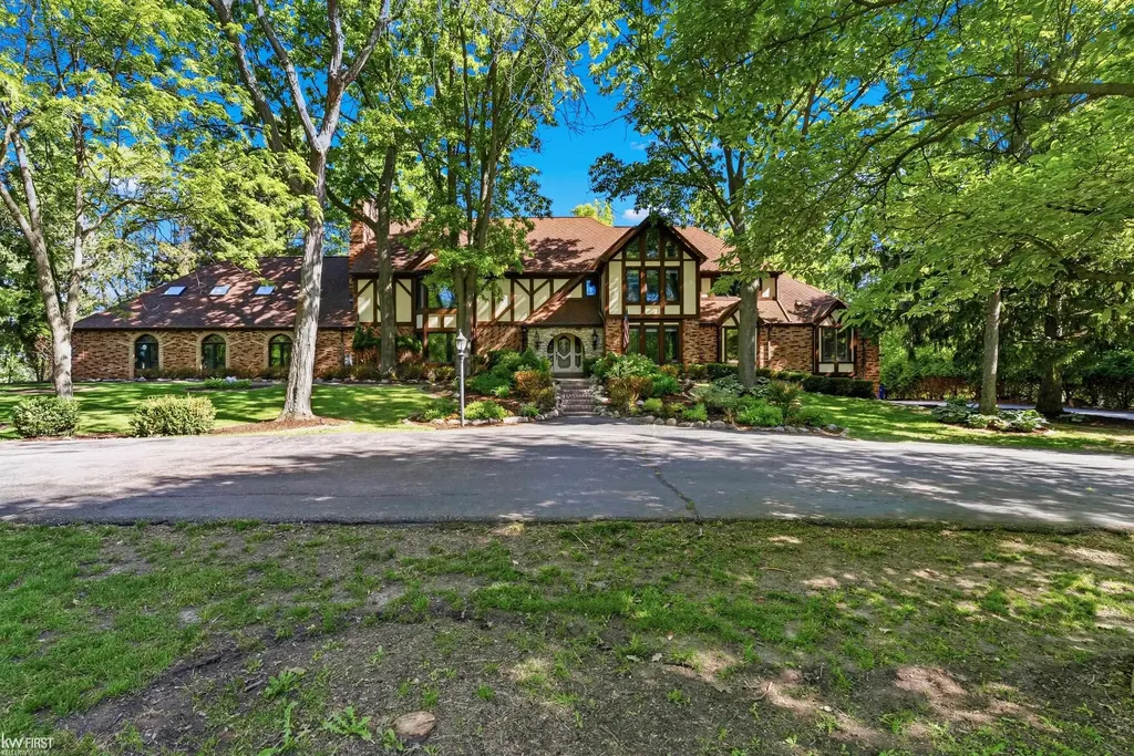 9220 Creekwood Lake Trail Mundy Township MI 48439