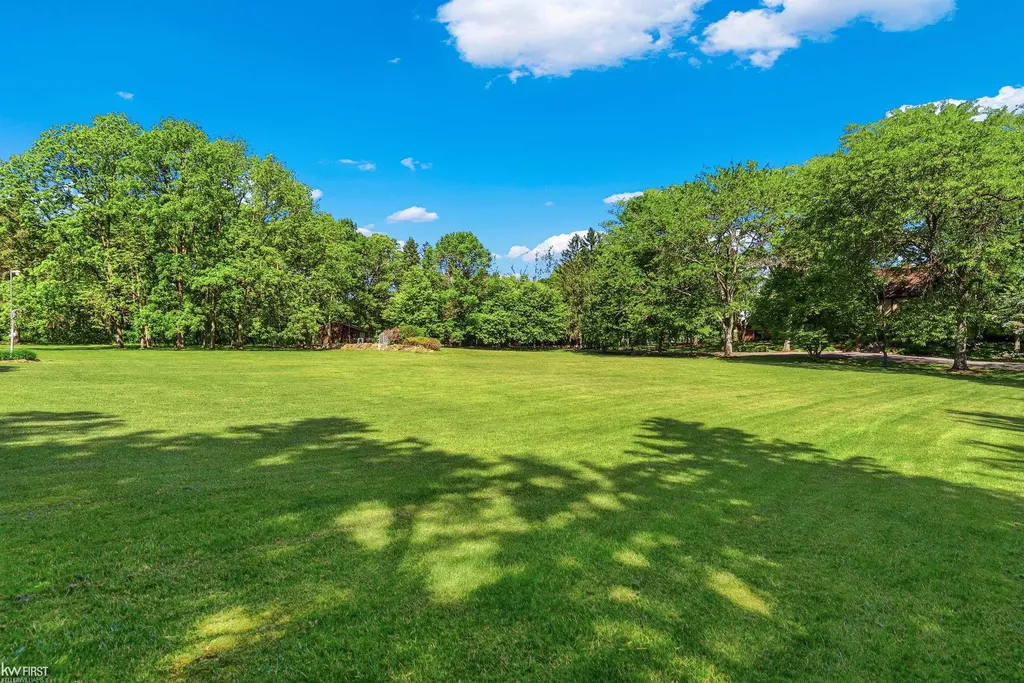9220 Creekwood Lake Trail Mundy Township MI 48439