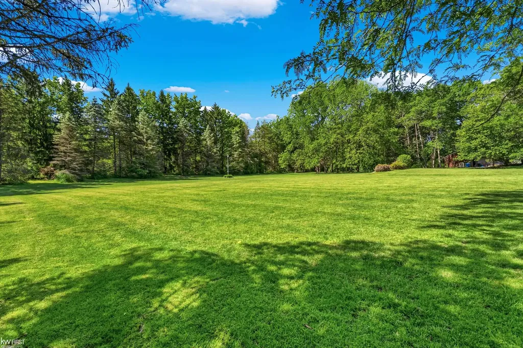 9220 Creekwood Lake Trail Mundy Township MI 48439