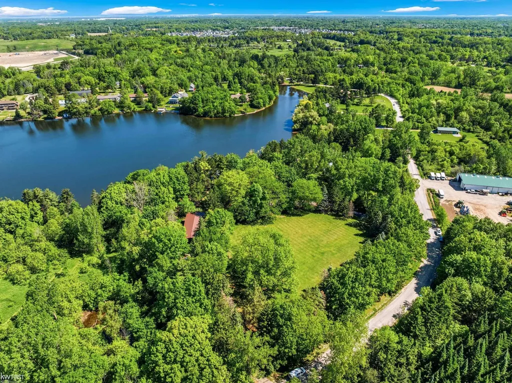 9220 Creekwood Lake Trail Mundy Township MI 48439