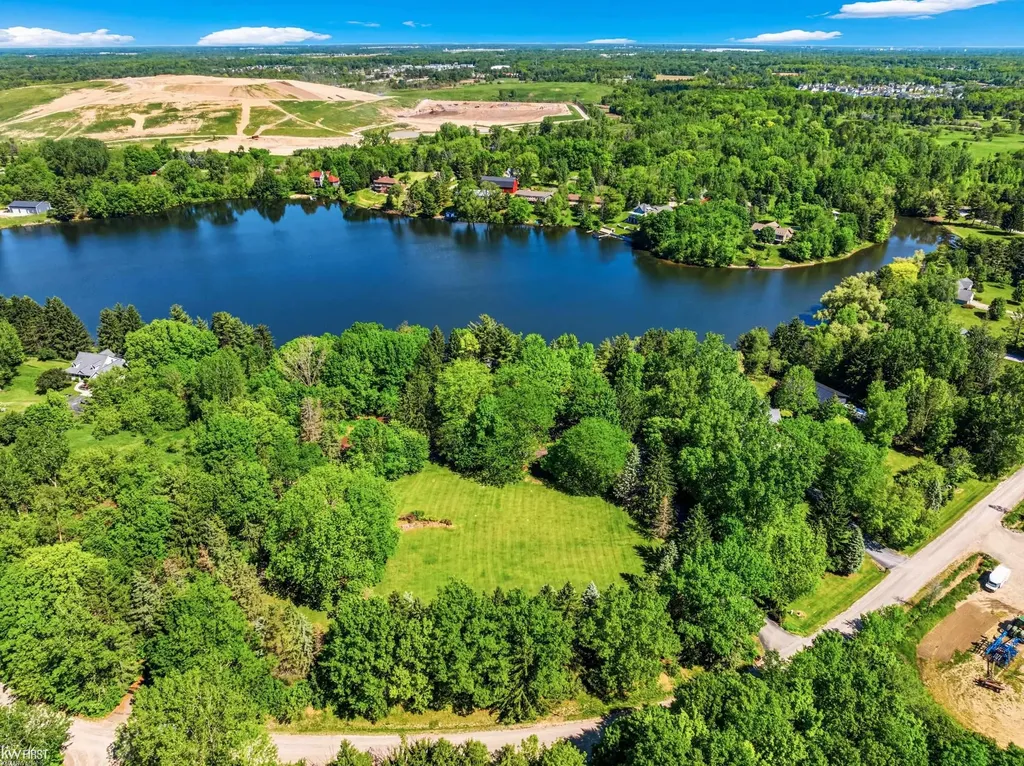 9220 Creekwood Lake Trail Mundy Township MI 48439