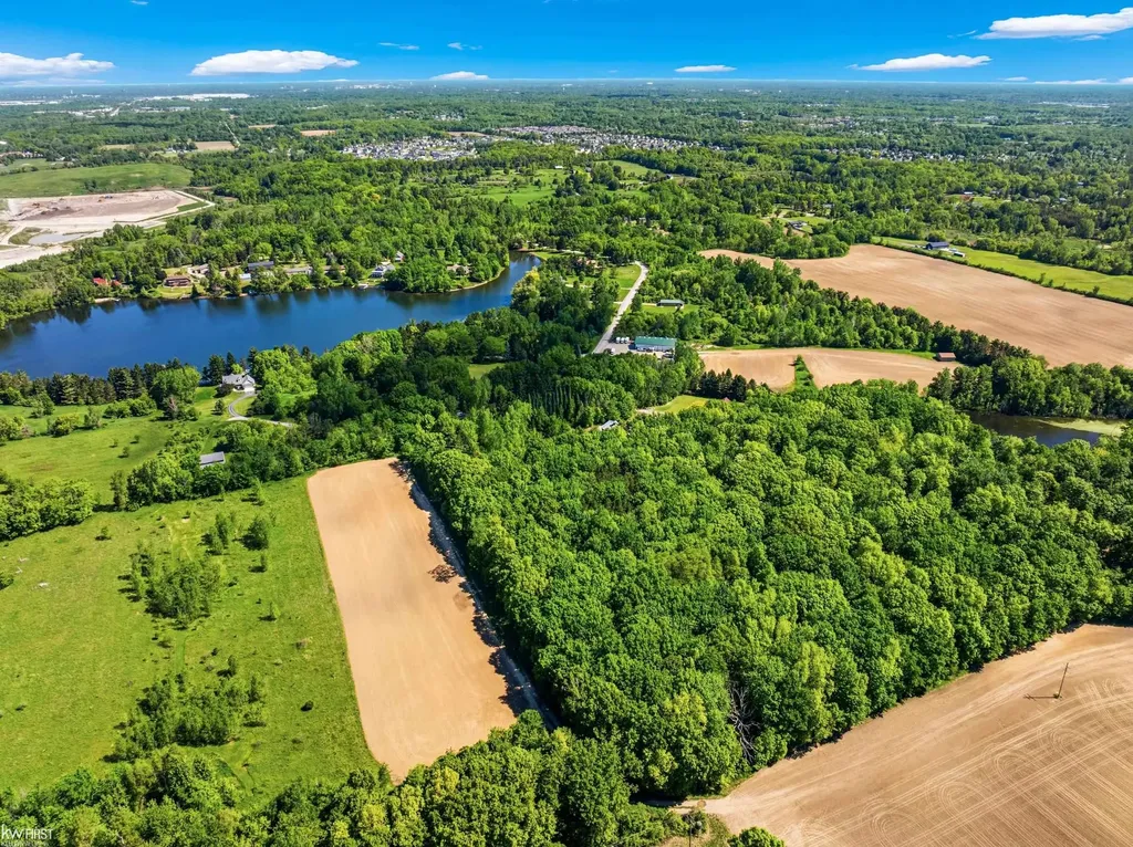 9220 Creekwood Lake Trail Mundy Township MI 48439
