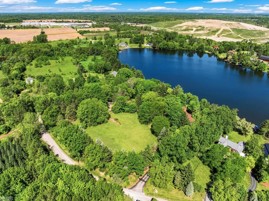 9220 Creekwood Lake Trail Mundy Township MI 48439