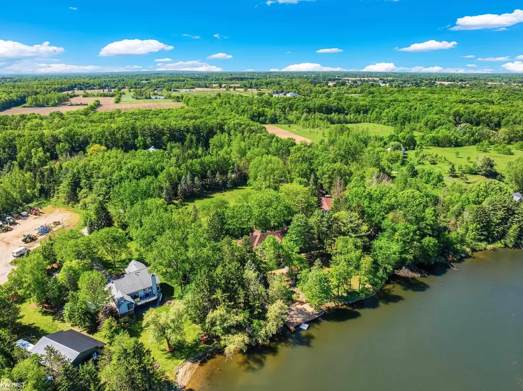 9220 Creekwood Lake Trail Mundy Township MI 48439