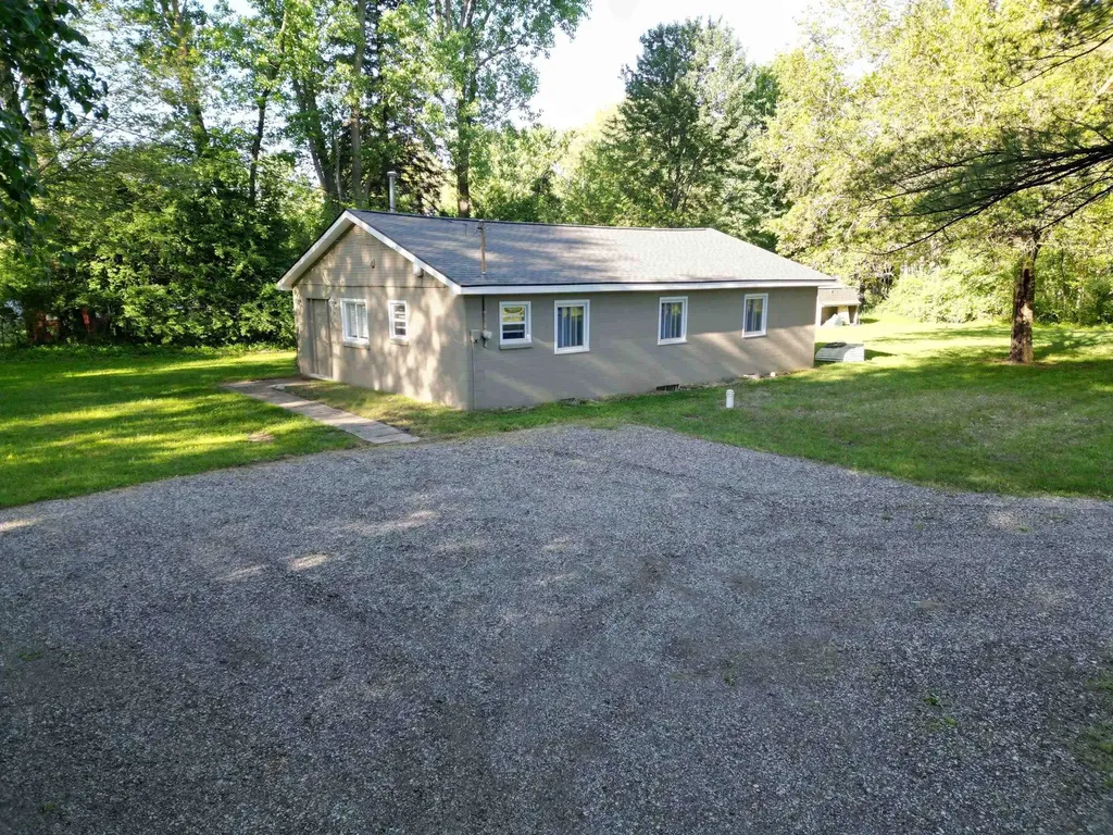 12313 Railroad Road Vienna Charter Township MI 48420