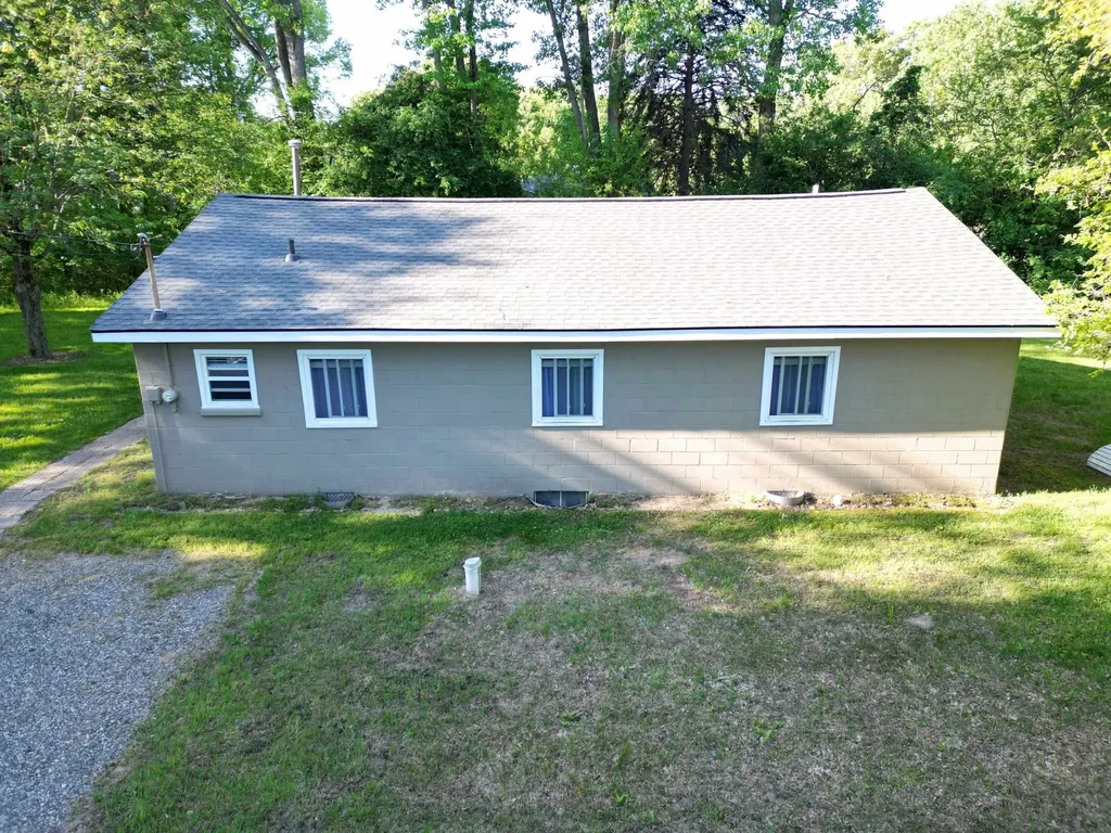 12313 Railroad Road Vienna Charter Township MI 48420