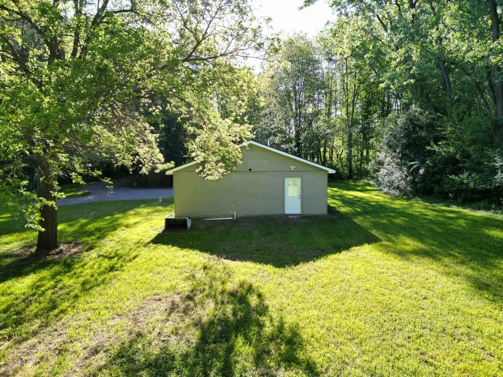 12313 Railroad Road Vienna Charter Township MI 48420