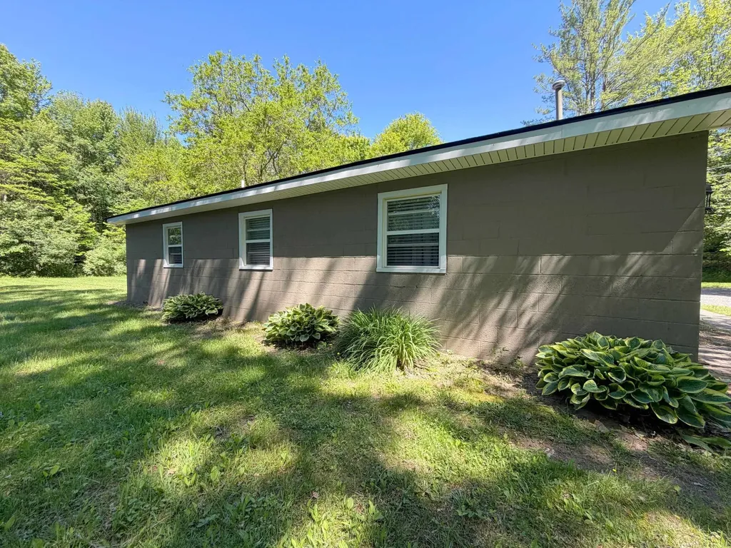 12313 Railroad Road Vienna Charter Township MI 48420