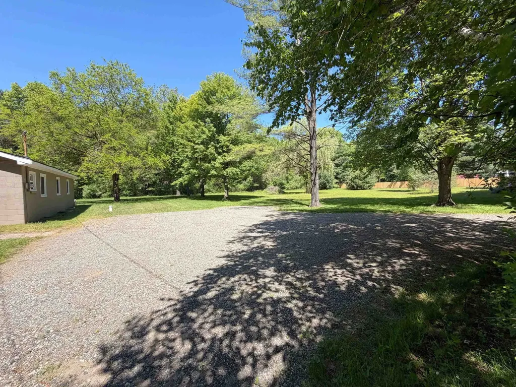 12313 Railroad Road Vienna Charter Township MI 48420