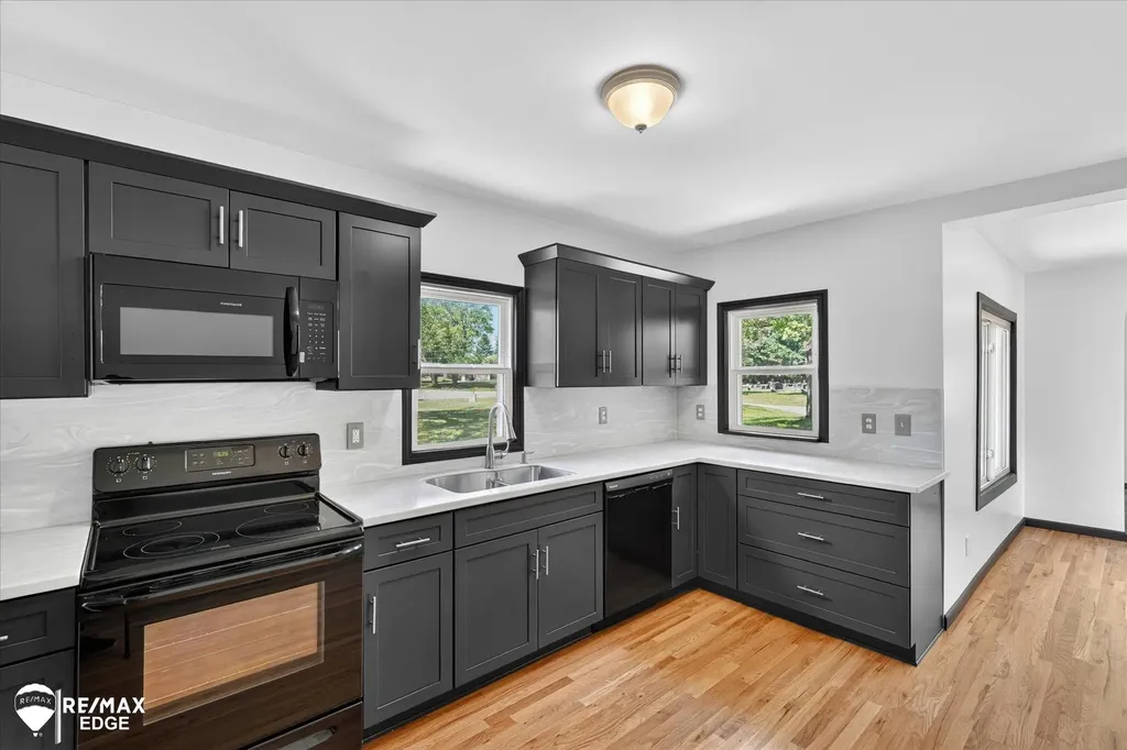 5233 Pratt Road Hadley Township MI 48455