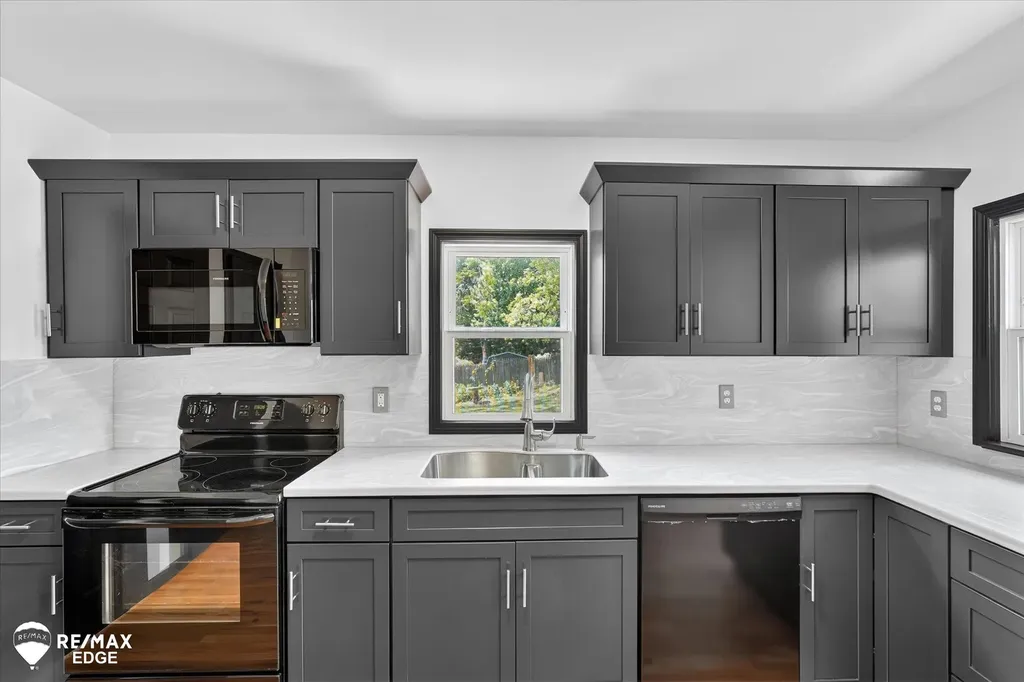 5233 Pratt Road Hadley Township MI 48455