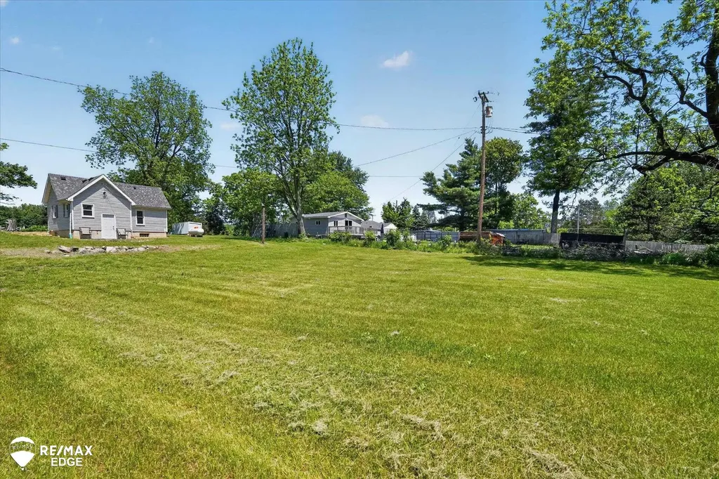 5233 Pratt Road Hadley Township MI 48455