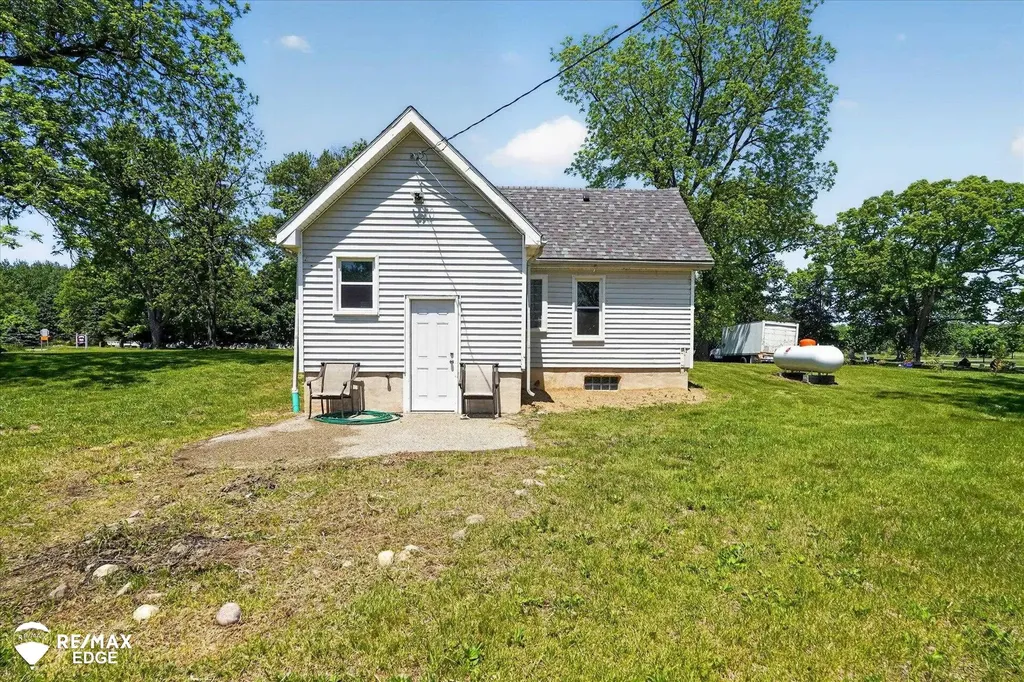 5233 Pratt Road Hadley Township MI 48455