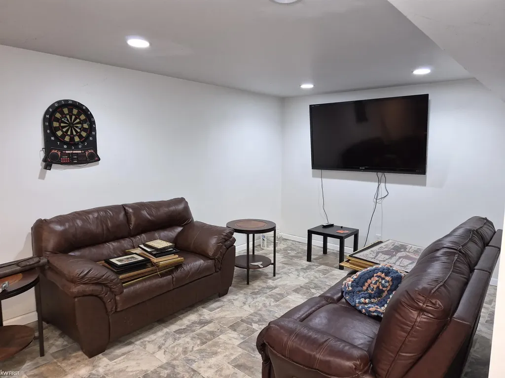 1282 Arrowhead Drive Burton City MI 48509