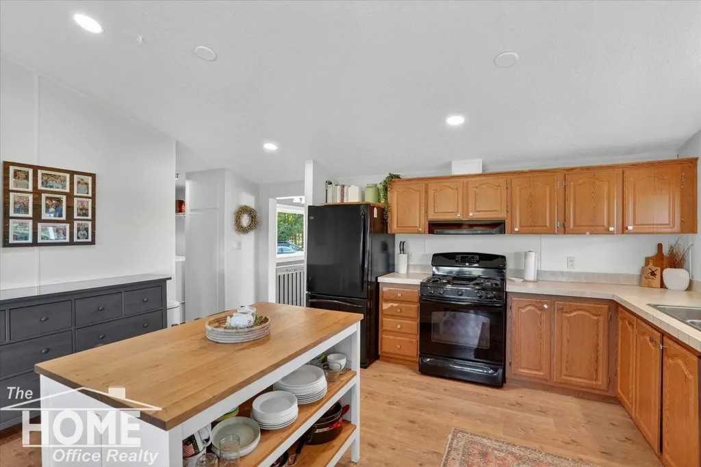10975 E Grand River Avenue Danby Township MI 48875