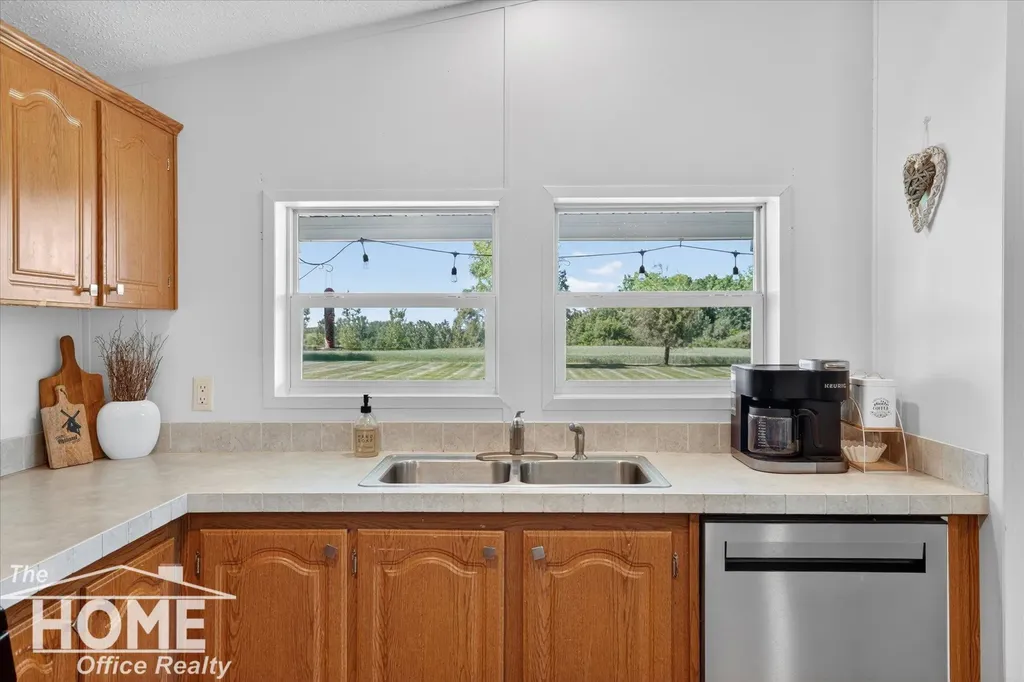 10975 E Grand River Avenue Danby Township MI 48875