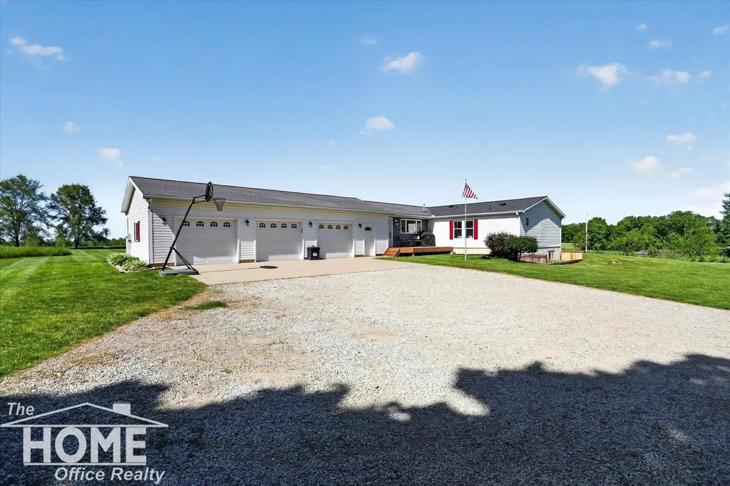 10975 E Grand River Avenue Danby Township MI 48875