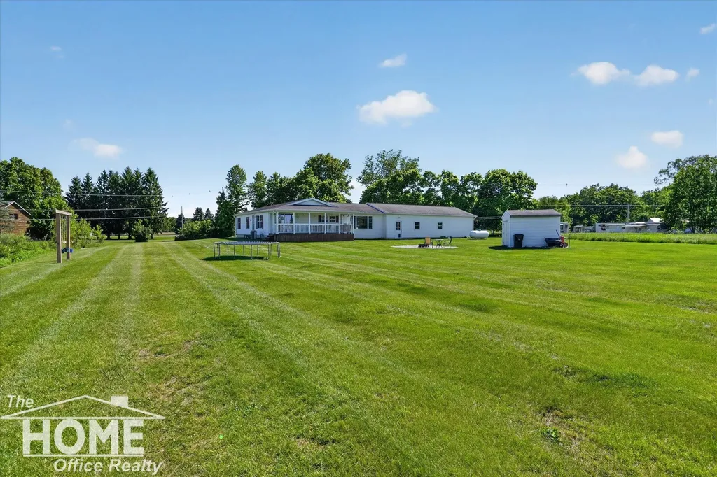 10975 E Grand River Avenue Danby Township MI 48875