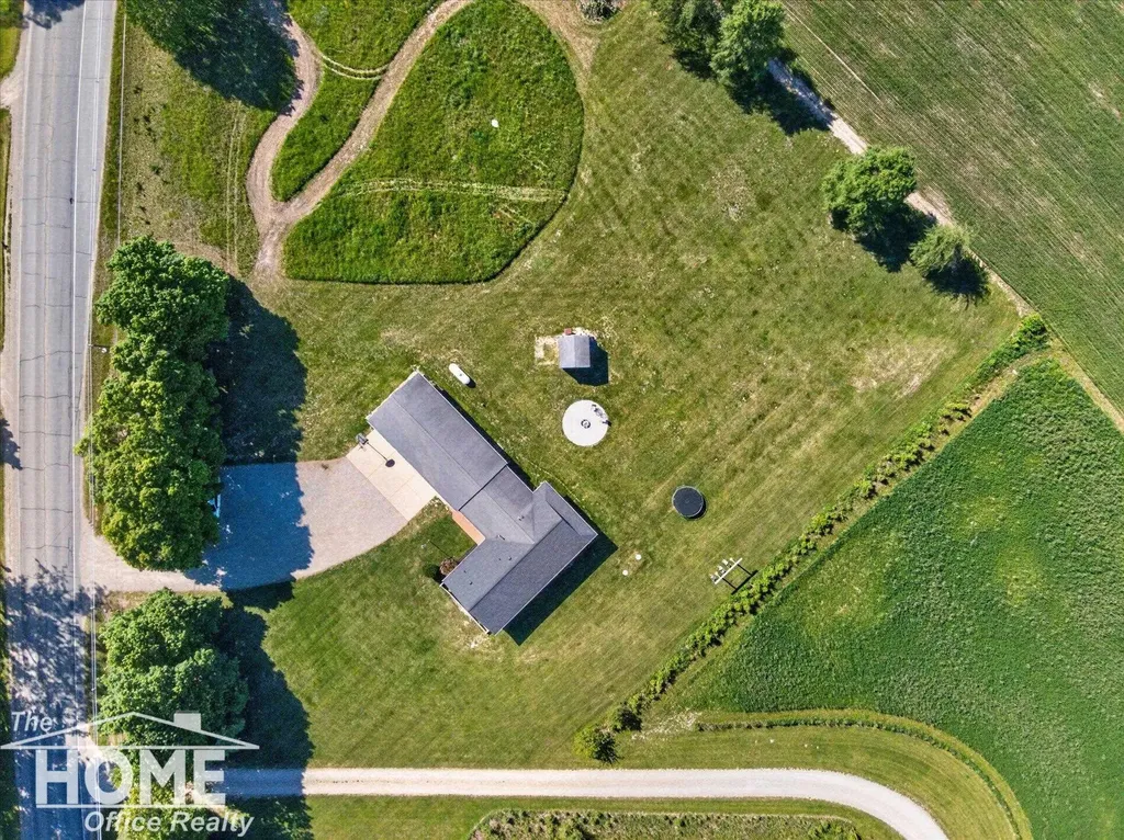 10975 E Grand River Avenue Danby Township MI 48875