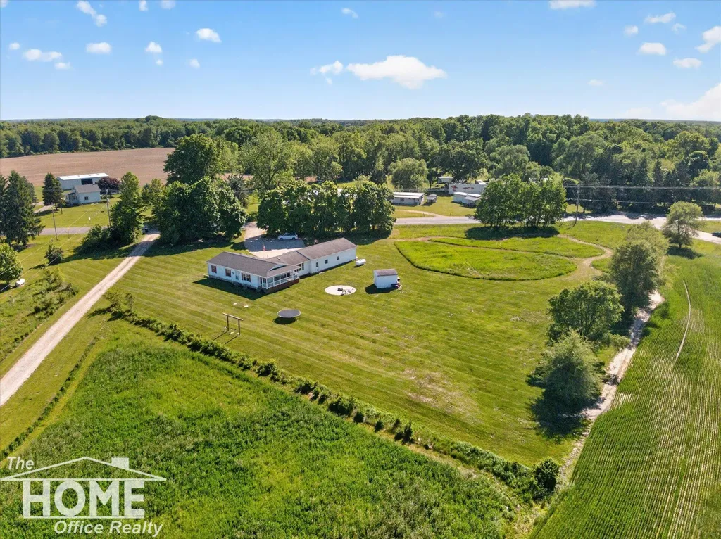 10975 E Grand River Avenue Danby Township MI 48875