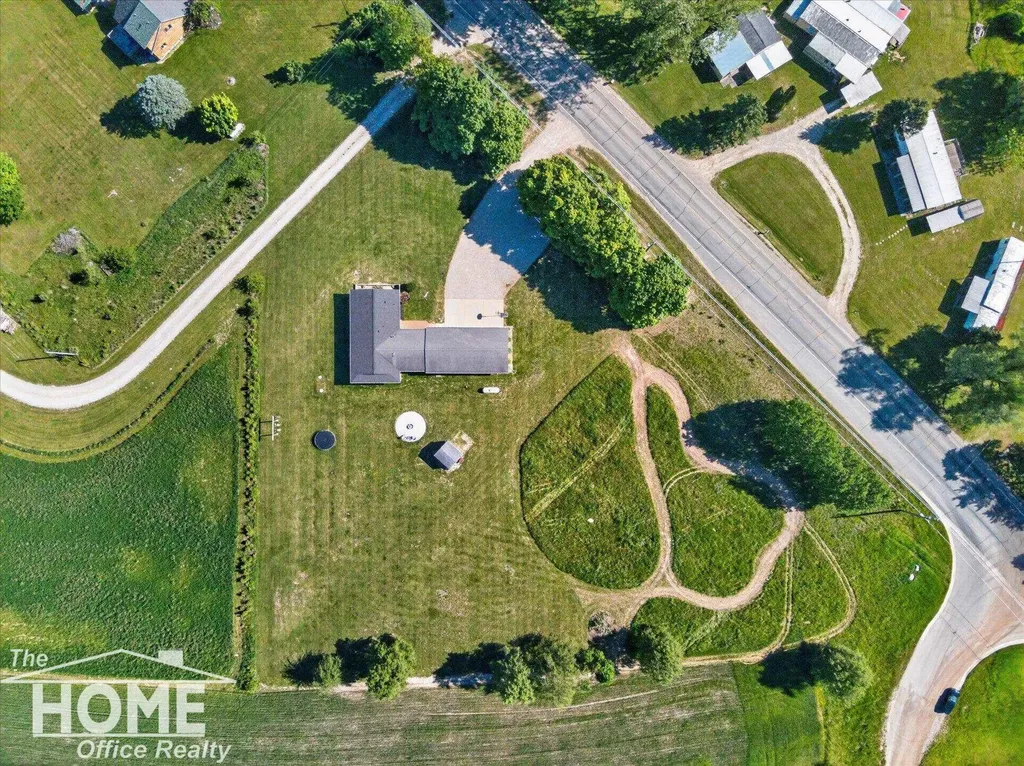10975 E Grand River Avenue Danby Township MI 48875