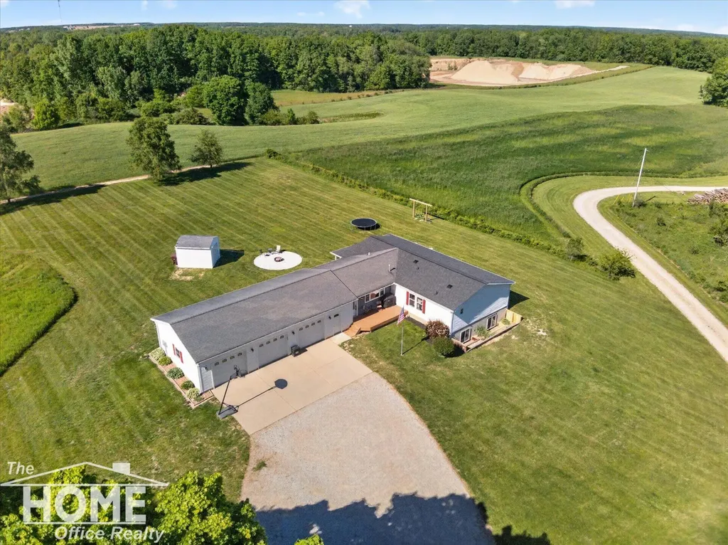 10975 E Grand River Avenue Danby Township MI 48875