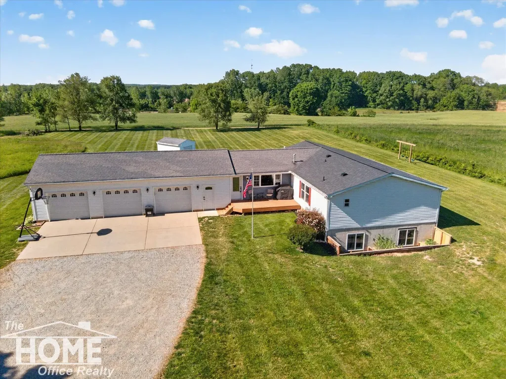 10975 E Grand River Avenue Danby Township MI 48875