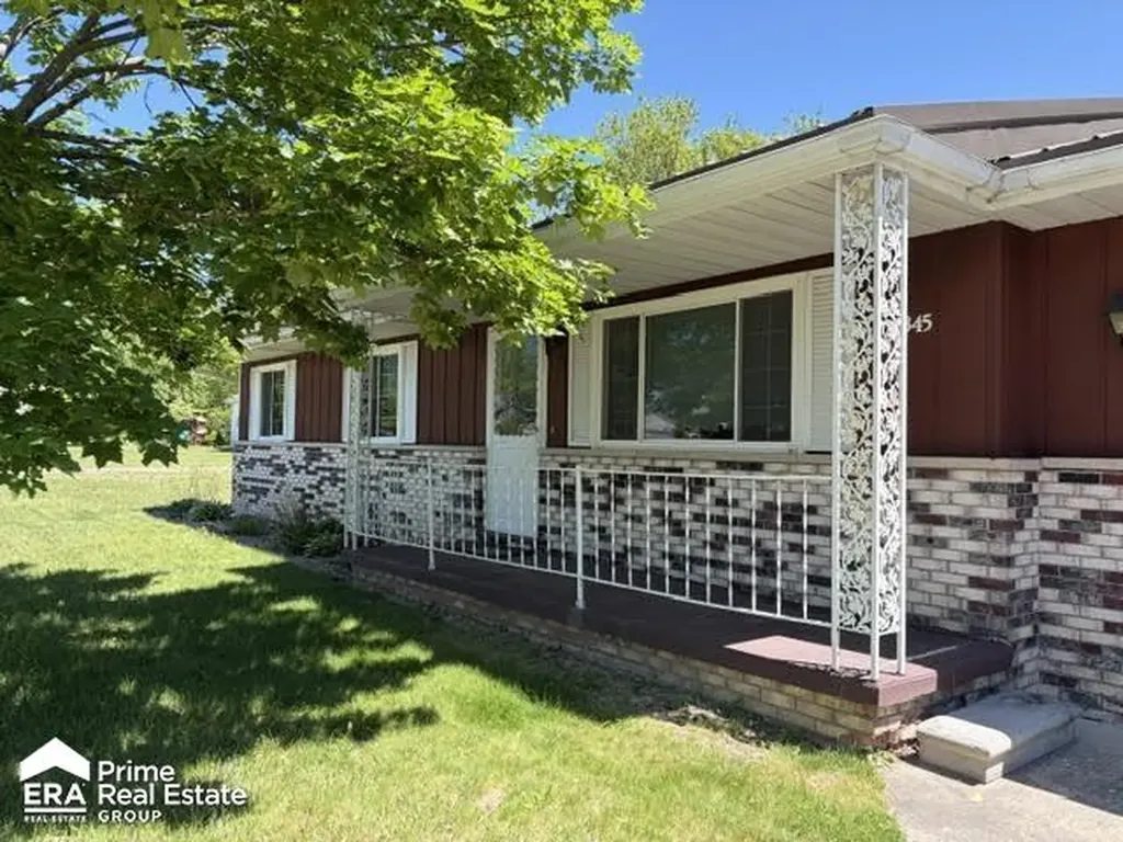 3345 Linger Lane Street Bridgeport Charter Township MI 48601