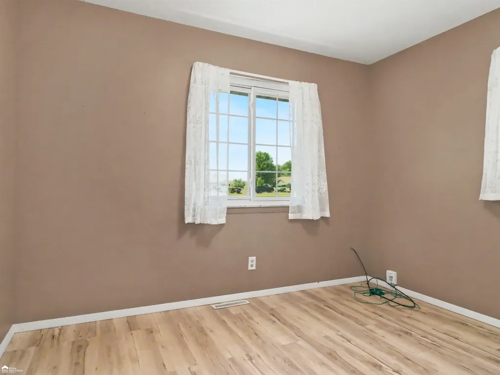 3345 Linger Lane Street Bridgeport Charter Township MI 48601