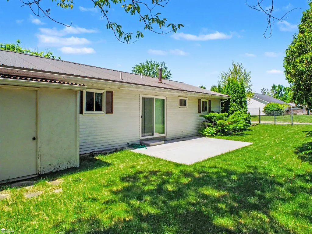 3345 Linger Lane Street Bridgeport Charter Township MI 48601