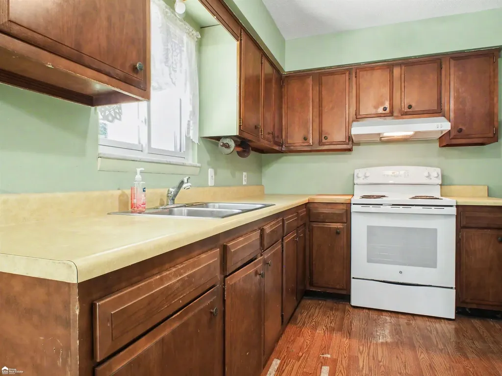 3345 Linger Lane Street Bridgeport Charter Township MI 48601
