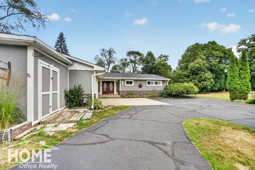 1910 Lake Court Bennington Township MI 48867