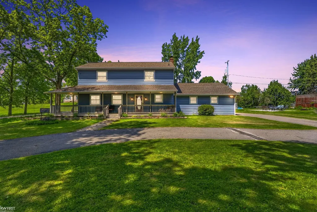 4216 Lahring Road Fenton Charter Township MI 48451
