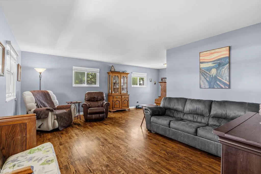 4216 Lahring Road Fenton Charter Township MI 48451