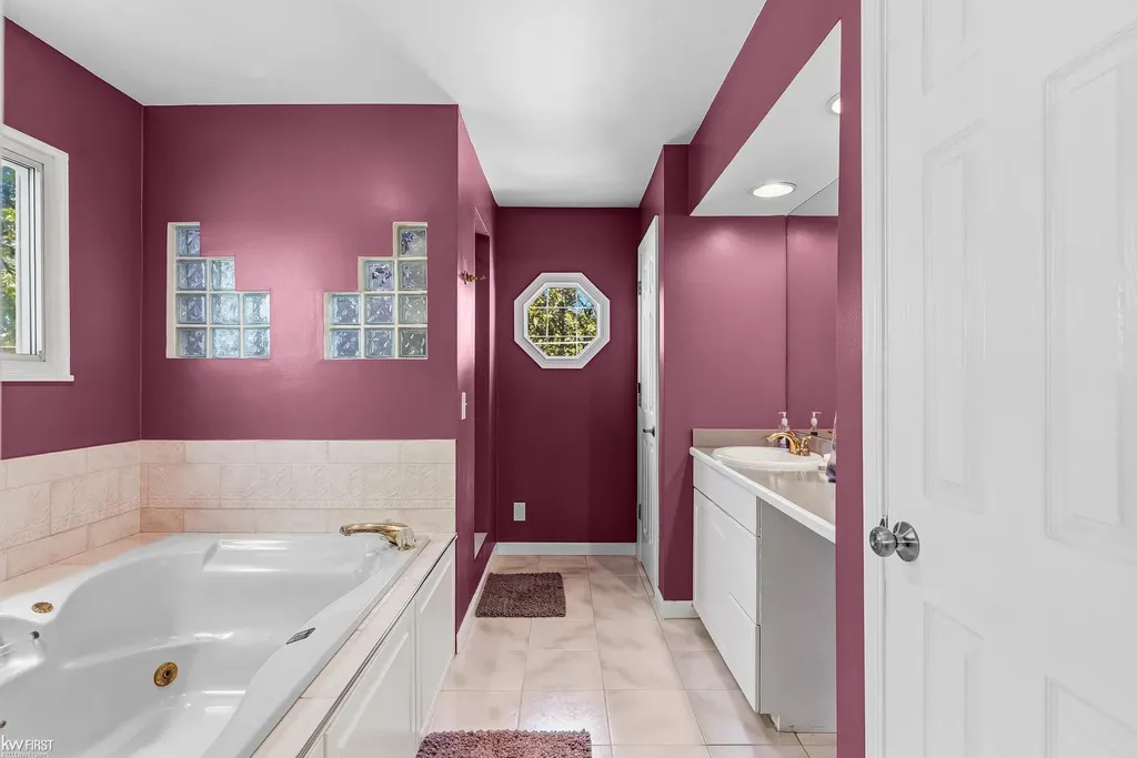 4216 Lahring Road Fenton Charter Township MI 48451
