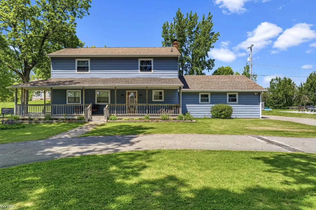 4216 Lahring Road Fenton Charter Township MI 48451
