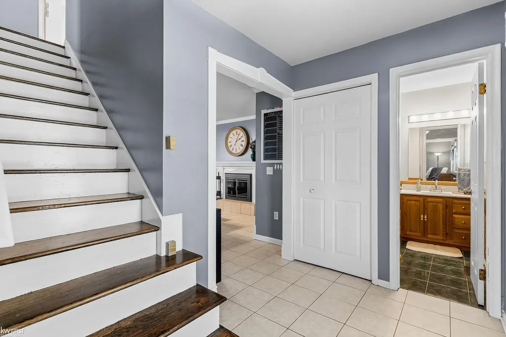 4216 Lahring Road Fenton Charter Township MI 48451