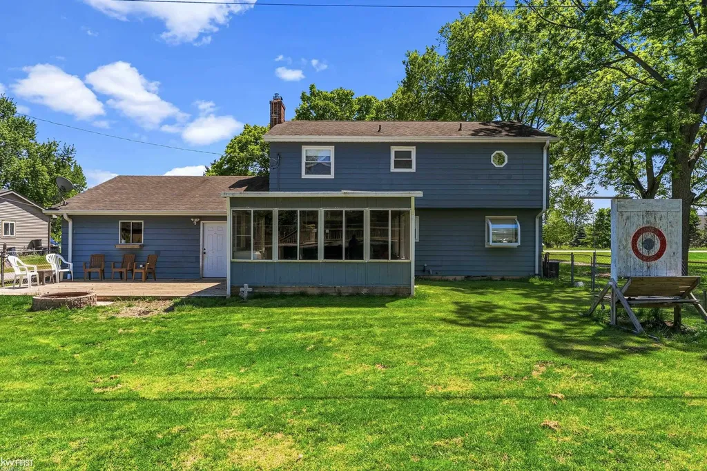 4216 Lahring Road Fenton Charter Township MI 48451
